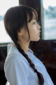 年轻的女老师在线